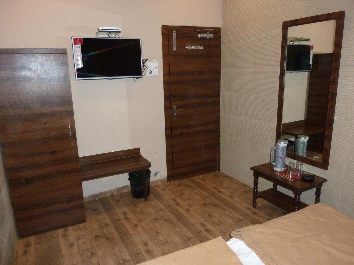 Hotel Regal Palace Mumbai Exteriör bild